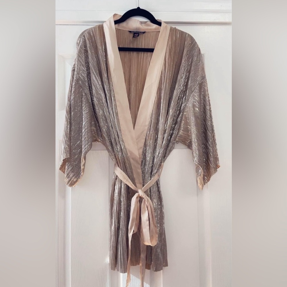 Large Victoria’s Secret Robe